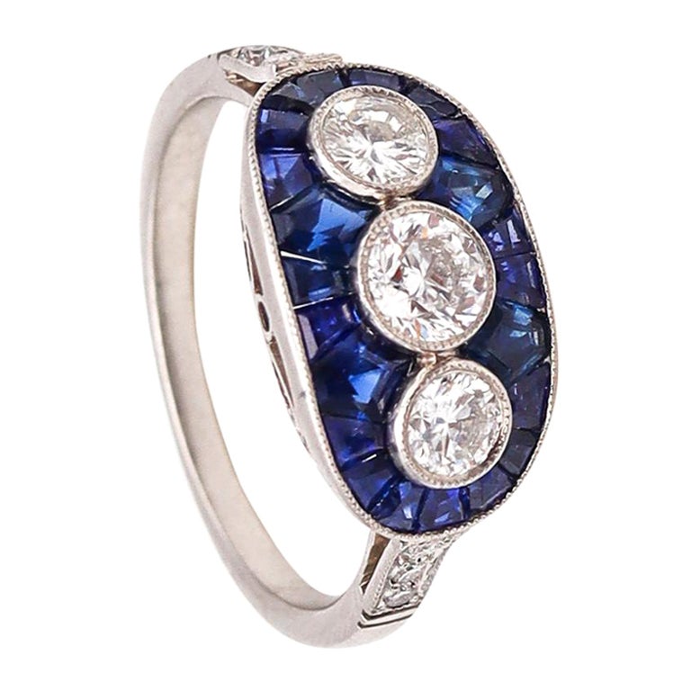 Art Deco 1930 Edelsteinbesetzter Ring aus Platin mit 3,06 Karat Diamanten und Saphiren im Angebot