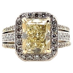 Modern Gold 3.04 Carat Natural GIA Certified VVS2 Light Yellow Engagement Ring