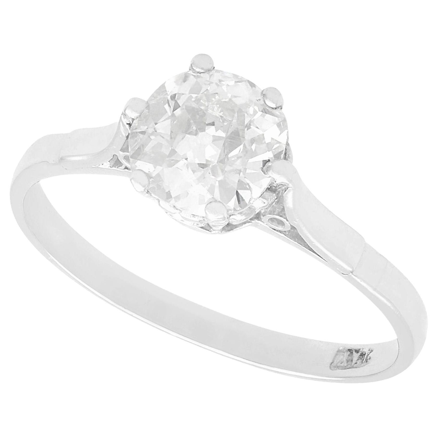 Bague solitaire ancienne en platine et diamant de 0,92 carat  