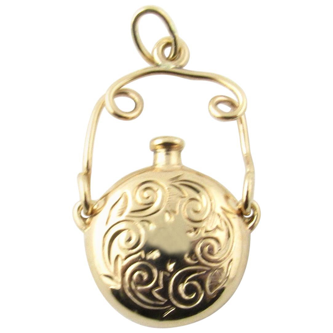 14 Karat Yellow Gold 3D Horse Pendant at 1stDibs