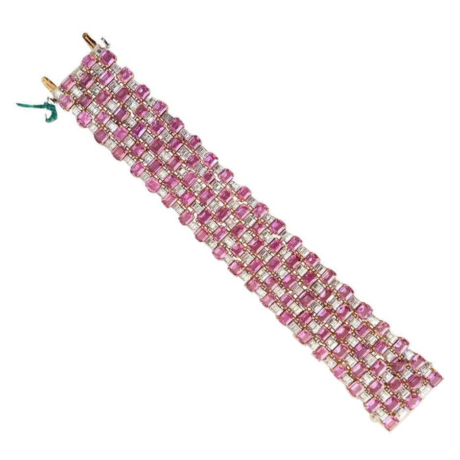  NWT $110, 000 18KT Fancy Large Glittering Fancy Pink Sapphire Diamond Bracelet For Sale