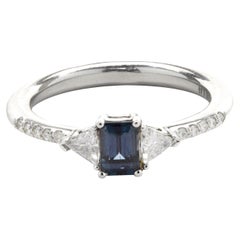 18 Karat White Gold Natural Alexandrite and Diamond Ring