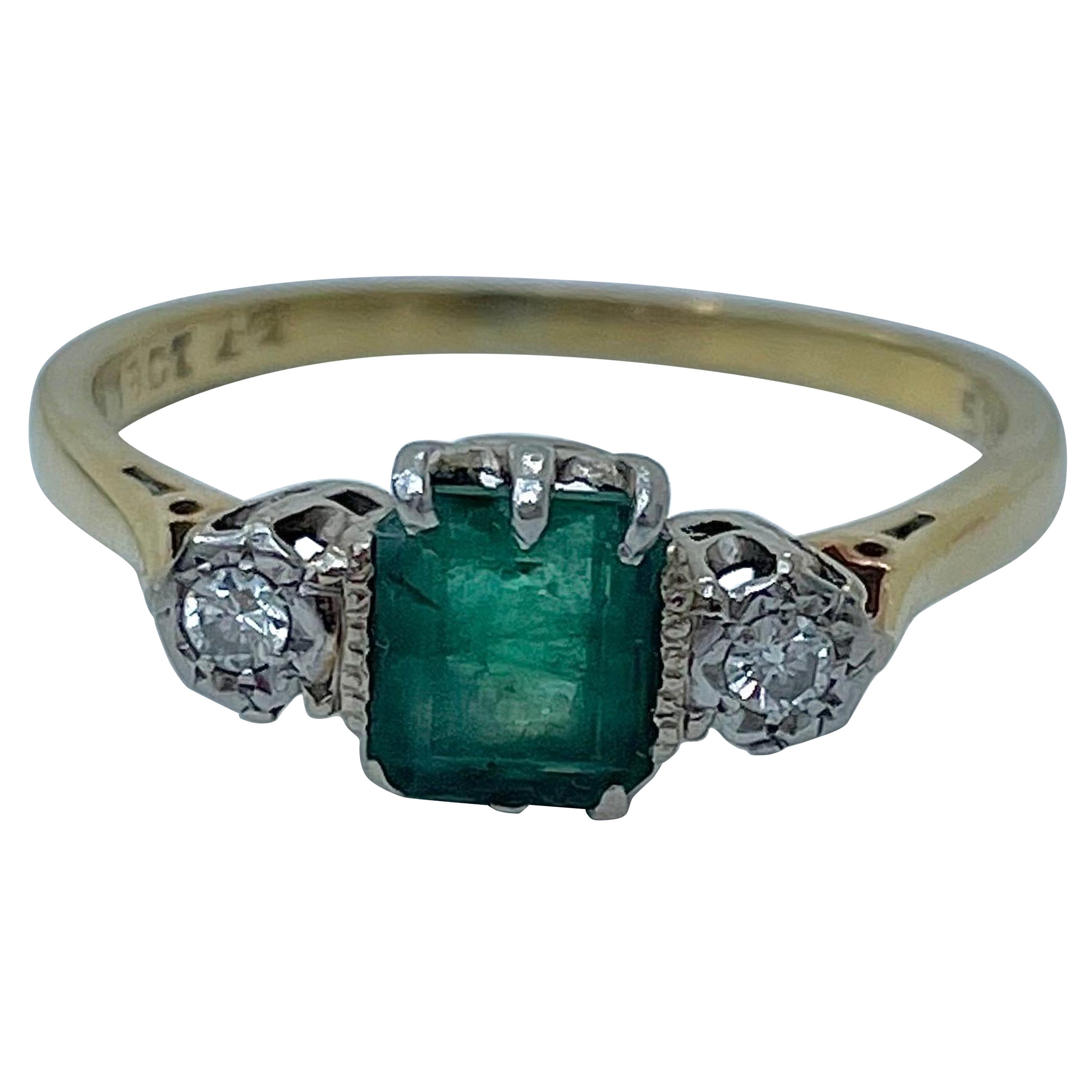 Art Deco Emerald and Diamond 3 Stone Ring in 18ct Yellow Gold For Sale