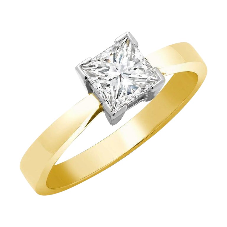 Bague de fiançailles solitaire Hasbani en or 18 carats avec diamant princesse de 0,50 carat en vente