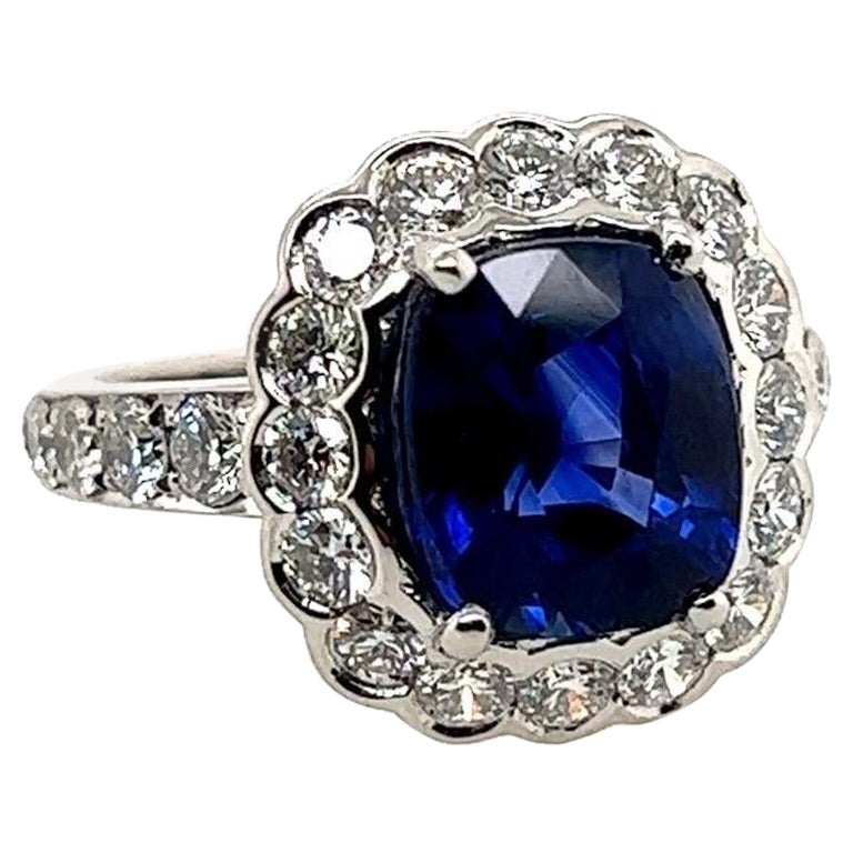 Modern Platinum 4.29 Carat Natural Royal Blue Sapphire & Diamond Engagement Ring For Sale