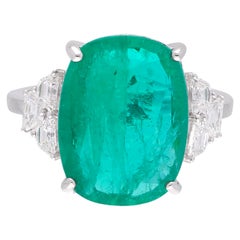 Oval Shape Zambian Emerald Gemstone Ring Diamond 18 Karat White Gold Jewelry