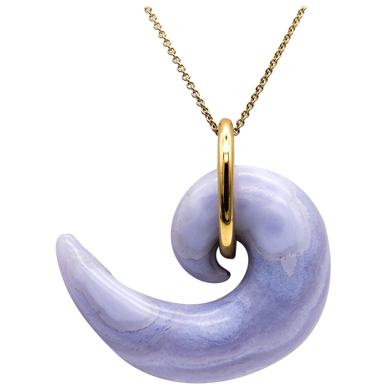 Tiffany & Co. 1970 Angela Cummings Blue Lace Agate Comma Necklace in 18Kt Gold