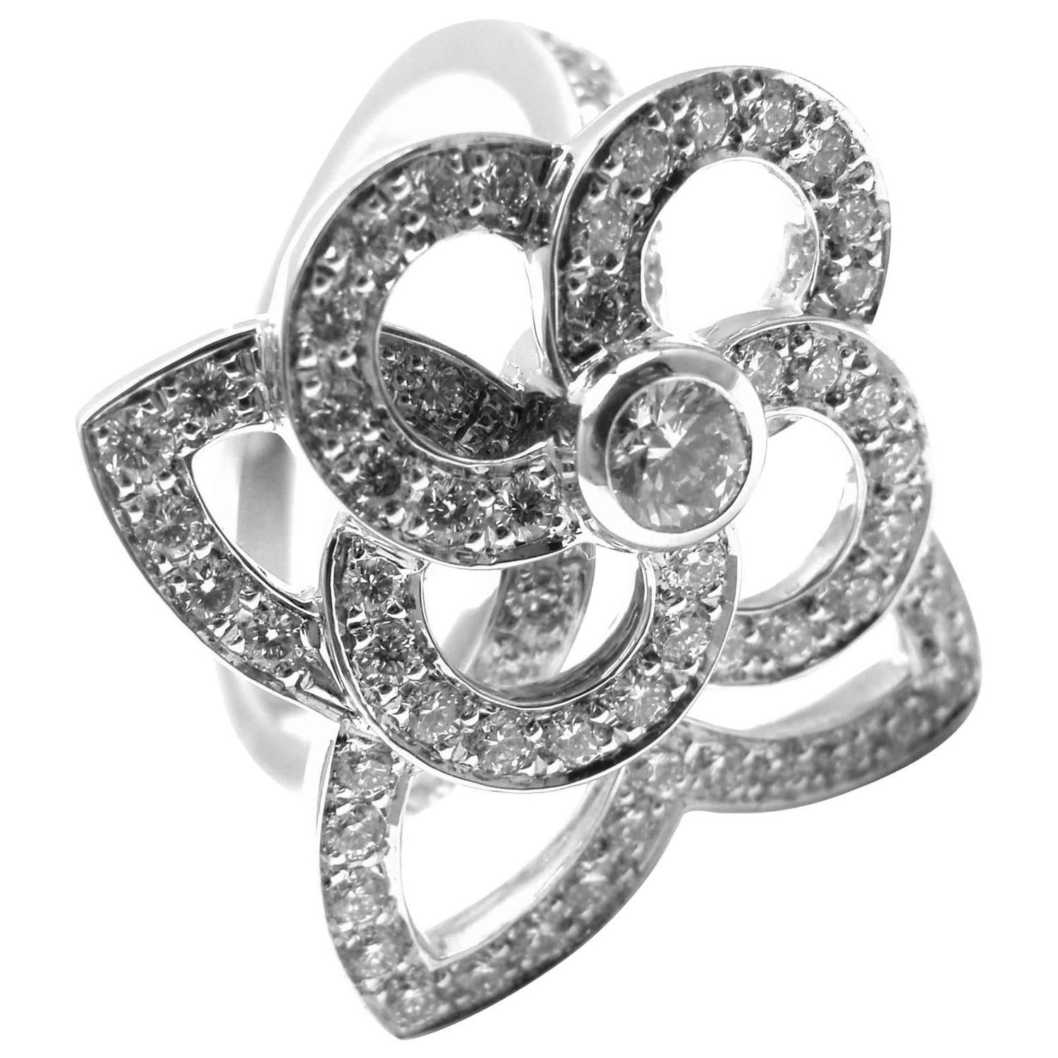 Louis Vuitton Diamond Gold Flower Ring For Sale at 1stdibs