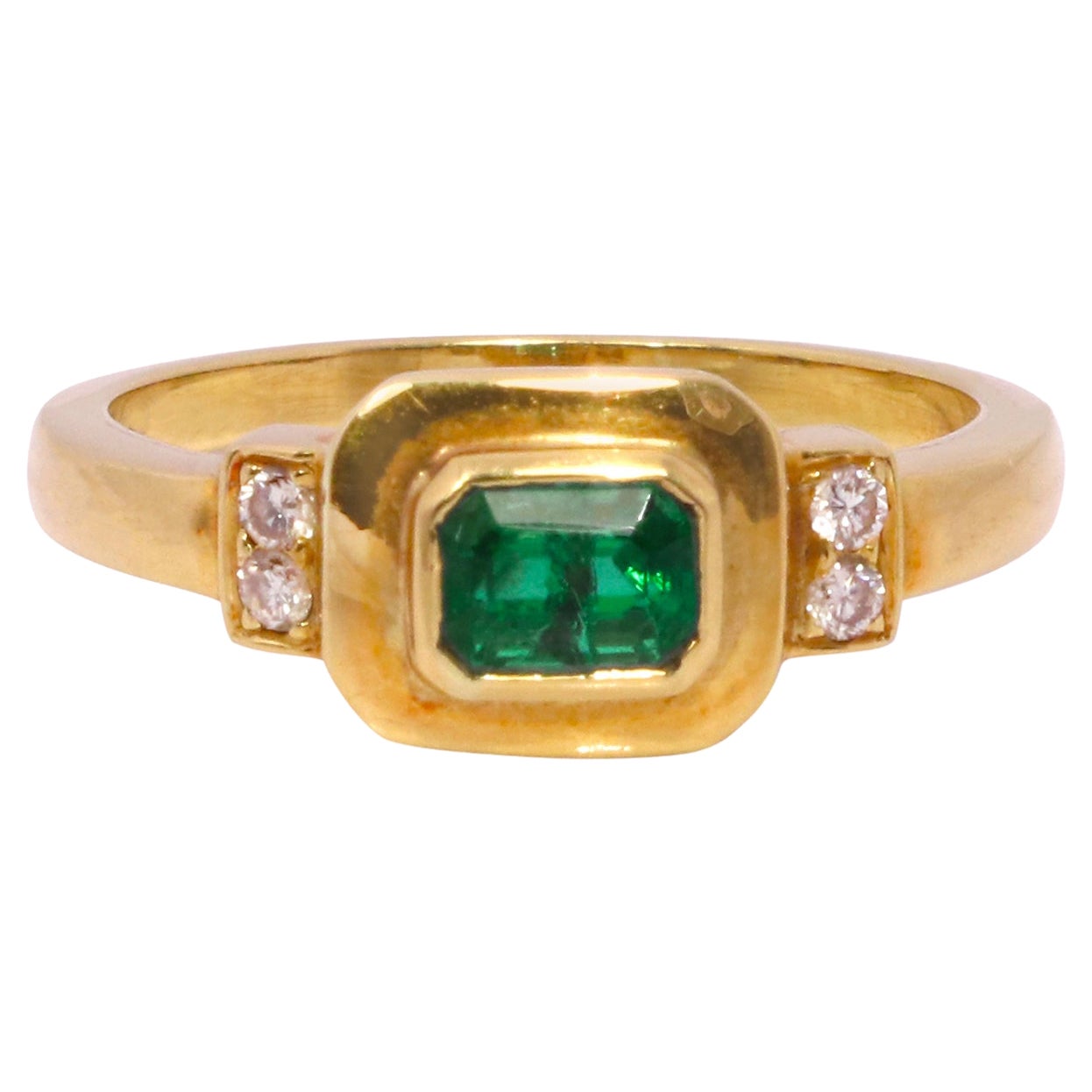 18 Karat Yellow Gold Natural Emerald and Diamond Art-Deco Style Ring For Sale