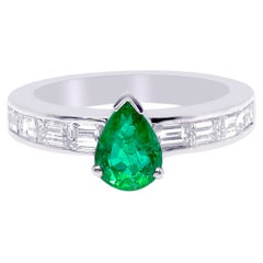 18 Karat White Gold 2.19 Carat Natural Emerald and Diamond Solitaire Band Ring