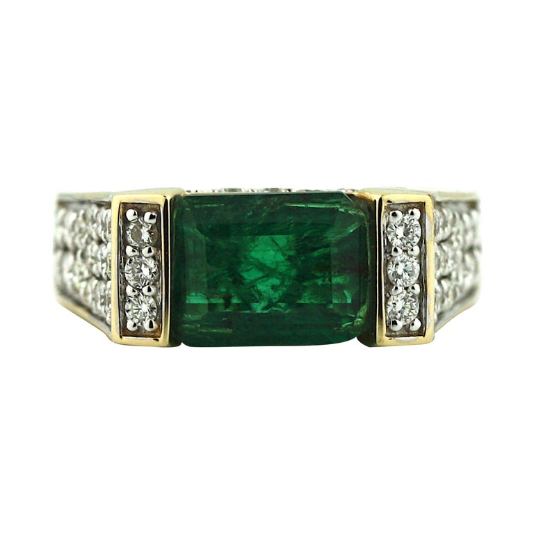 18K Yellow Gold Emerald and Diamond Ring For Sale at 1stDibs