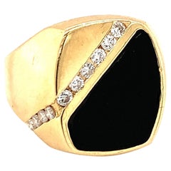Vintage Onyx and Diamond Ring in 14k Yellow Gold, circa 1970s