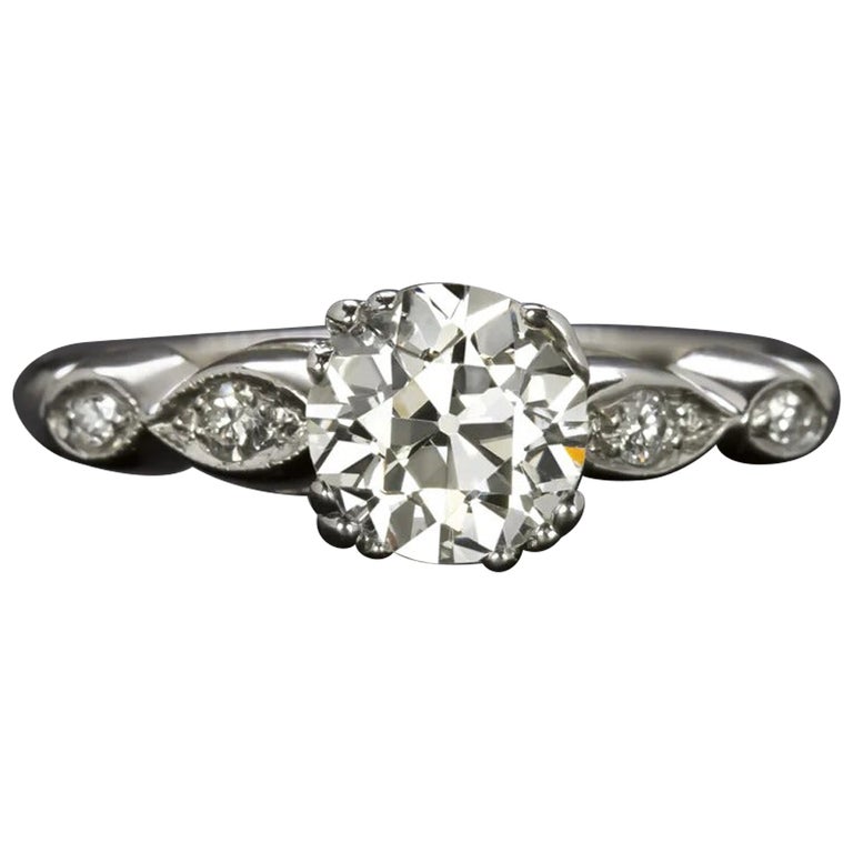 Classic Vintage Engagement Ring For Sale at 1stDibs