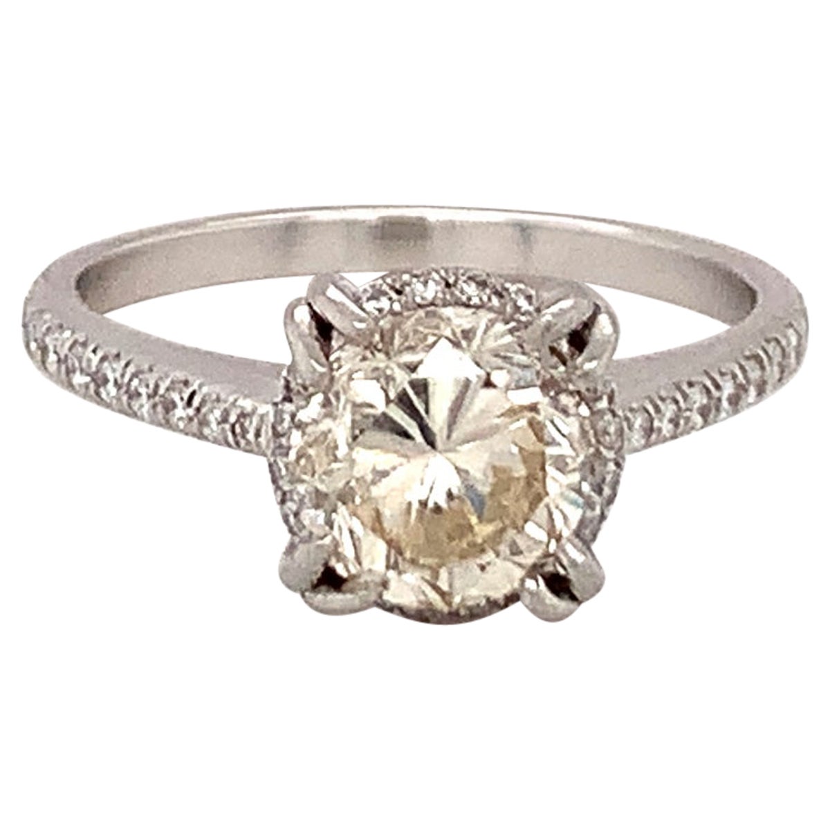 Diamond Engagement Ring in Platinum For Sale
