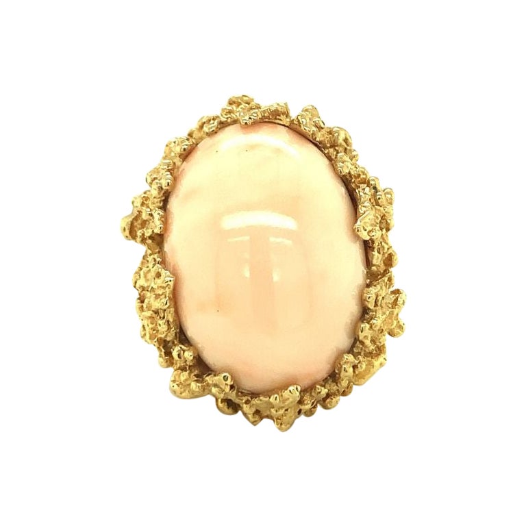 Pink Coral 18K Yellow Gold Cocktail Ring, circa 1960s For Sale