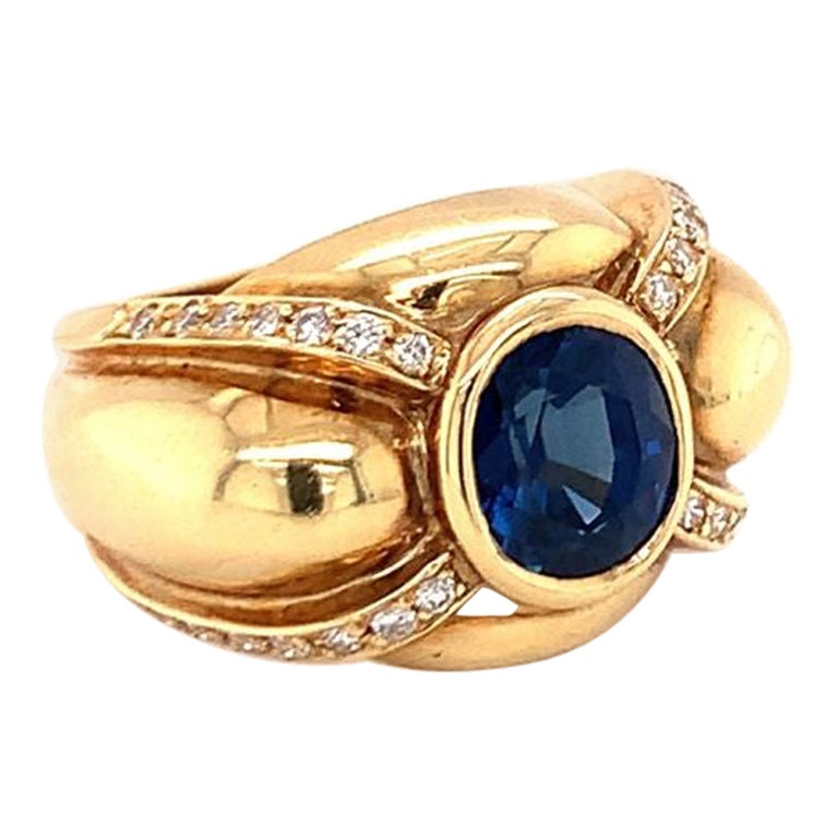 Sapphire and Diamond Ring in 18K Yellow Gold, circa 1970s For Sale