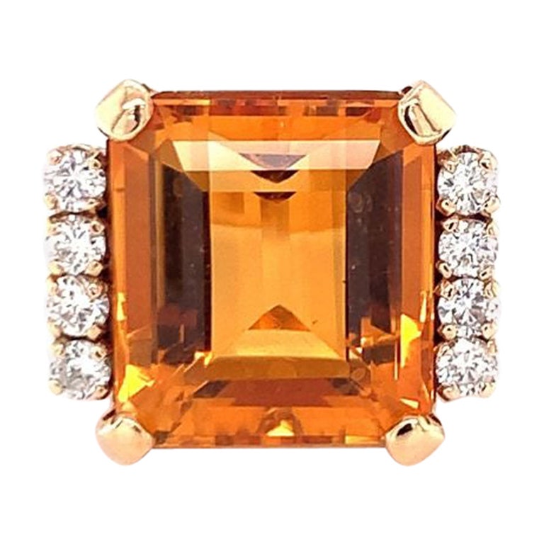 Citrine and Diamond Ring in 18K Yellow Gold, circa 1960s For Sale