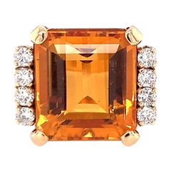 Vintage Citrine and Diamond Ring in 18K Yellow Gold, circa 1960s