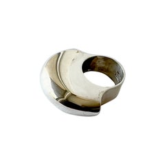 Pekka Piekainen pour Auran Kultaseppa Oy Bague moderniste finlandaise en argent sterling, 1975