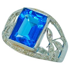 Vintage 4.58 Carat Blue Topaz and Diamonds Floral Cocktail Ring 14k White Gold