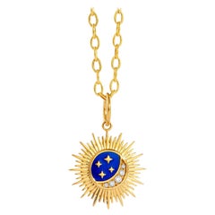 Ciondolo Luna e Stelle in Lapis smaltato in oro giallo Syna con diamanti