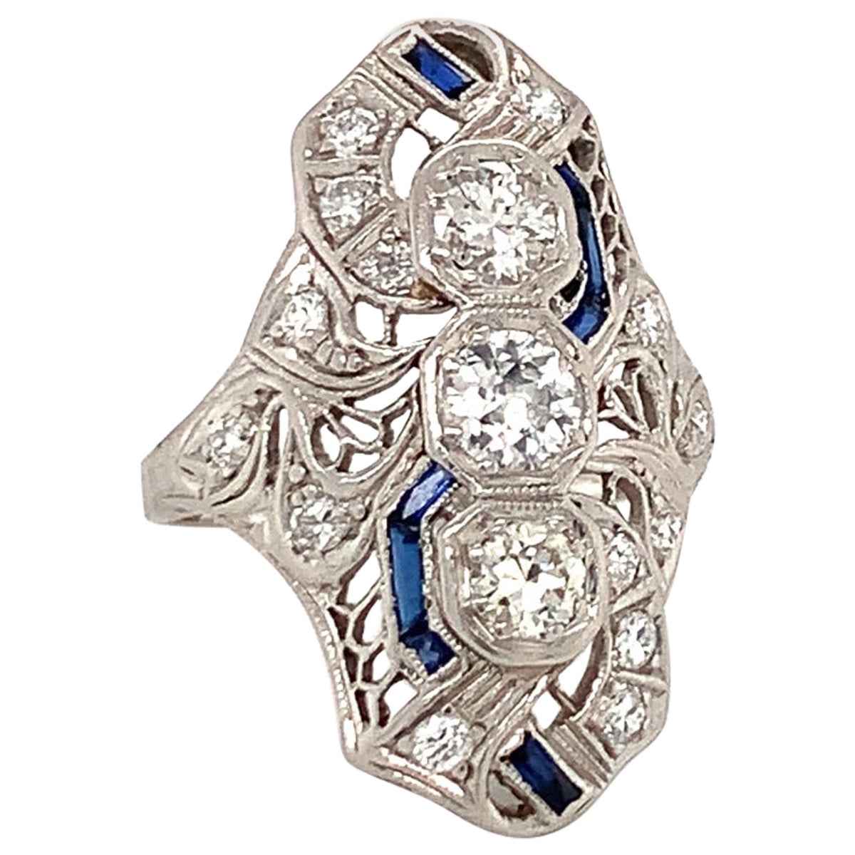 Art Deco Diamond Platinum Filigree Ring, circa 1920s For Sale