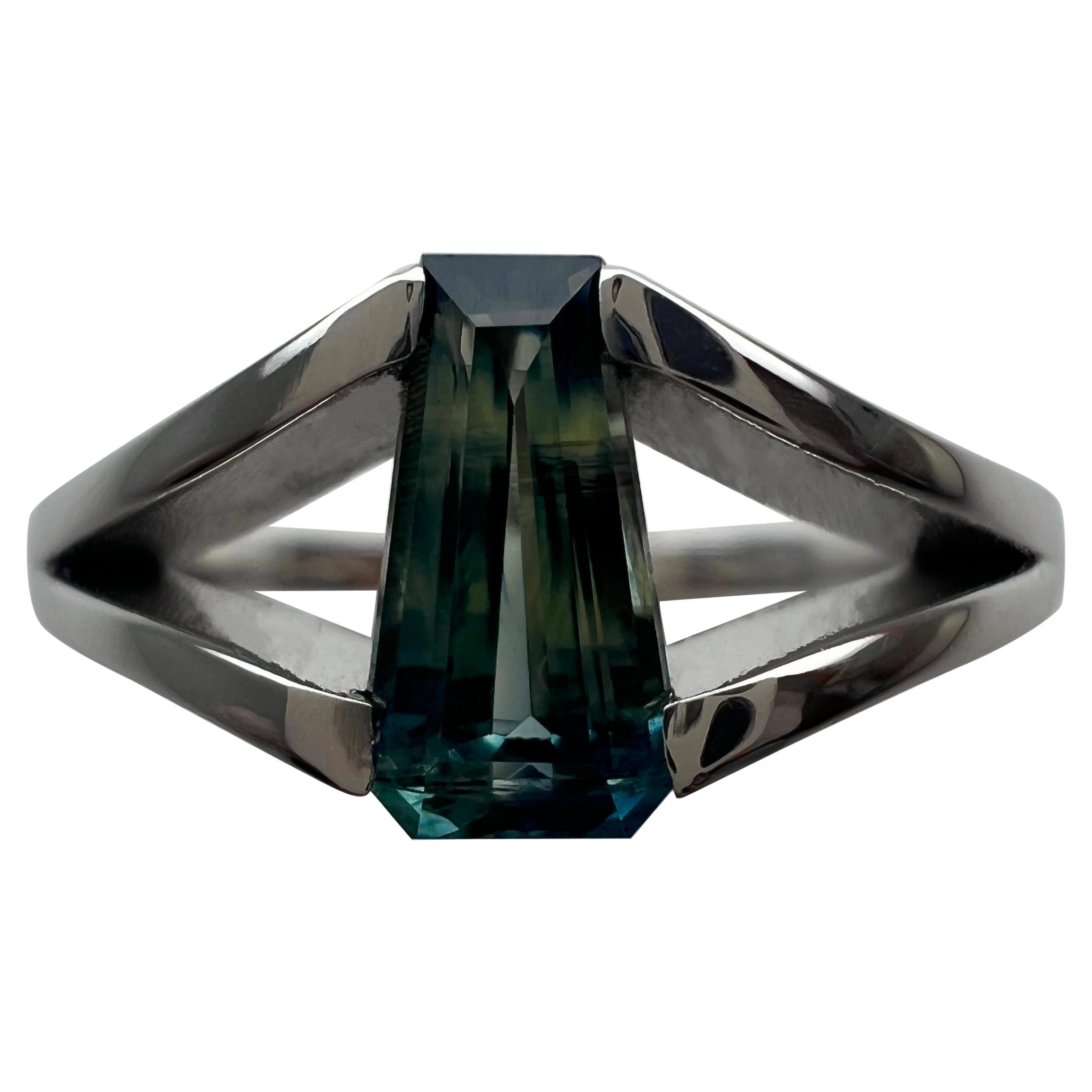 ITSIT Bi Colour Green Blue Australian Sapphire Fancy Cut 18k White Gold Ring For Sale