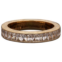 Hancocks Französischer Diamantschliff „North/South“ Eternity-Ring aus Roségold mit Gravur