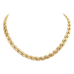 Stylised Laurel Leaf Necklace in 18 Karat Yellow Gold