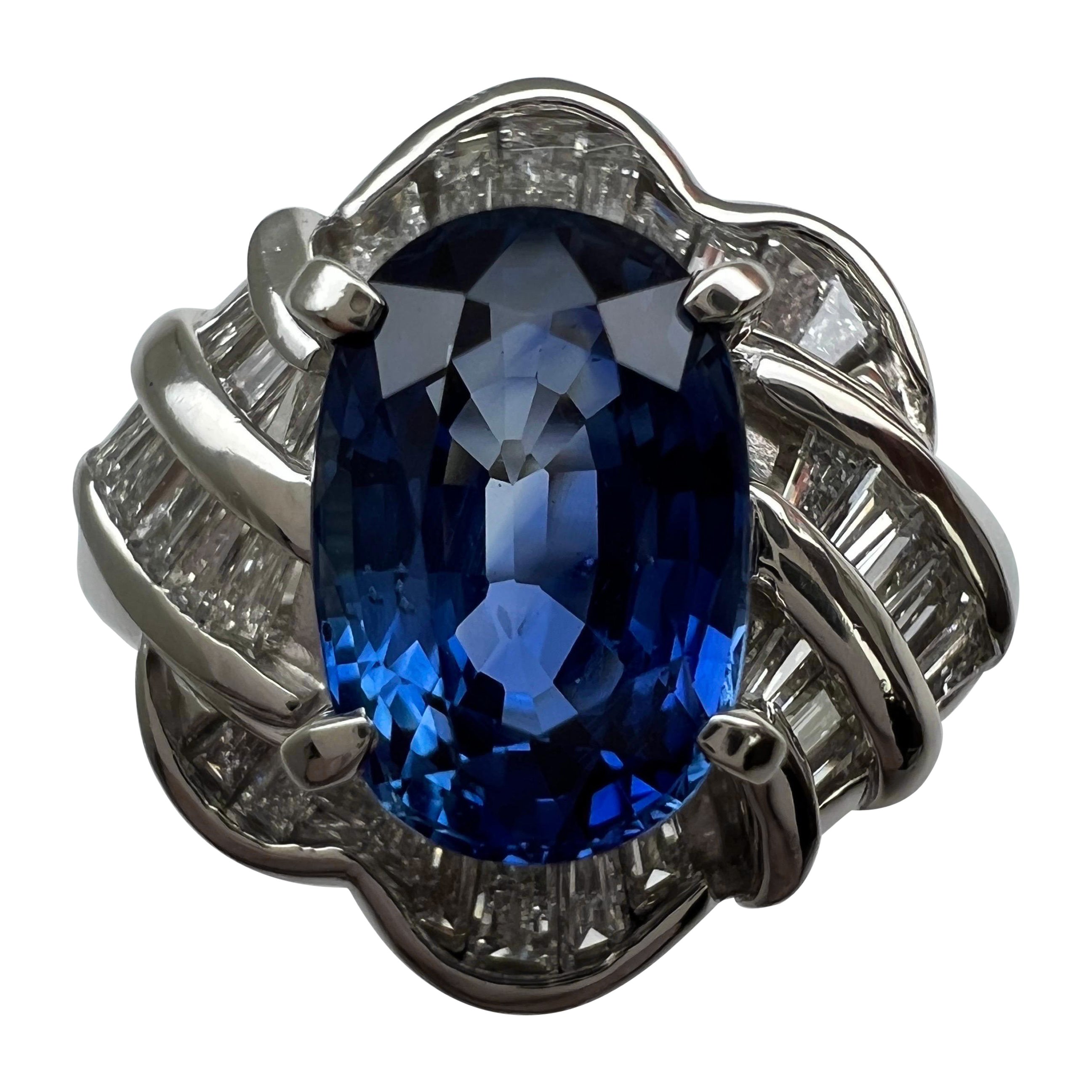 Zafiro Azul de Ceilán de 3,27 Quilates y Anillo de Cóctel de Fantasía de Platino con Diamantes