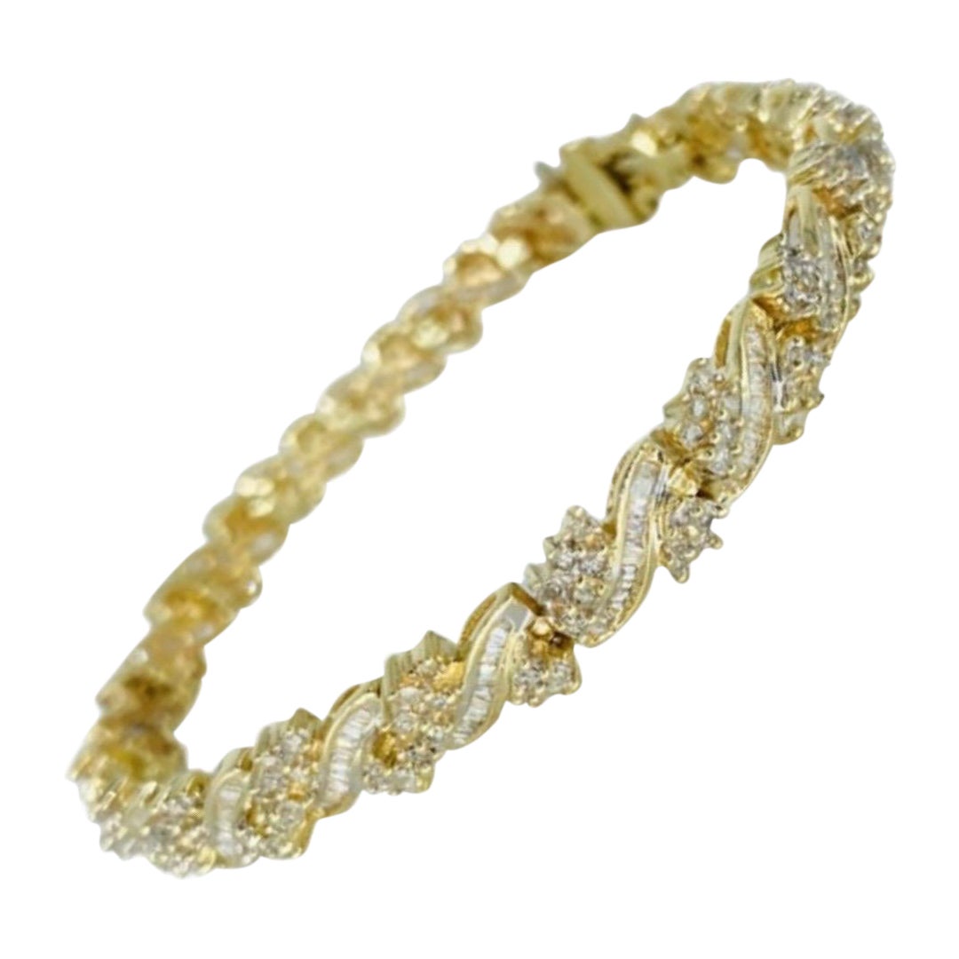 Vintage 6.50 Total Carat Weight Diamonds Floral Bracelet For Sale