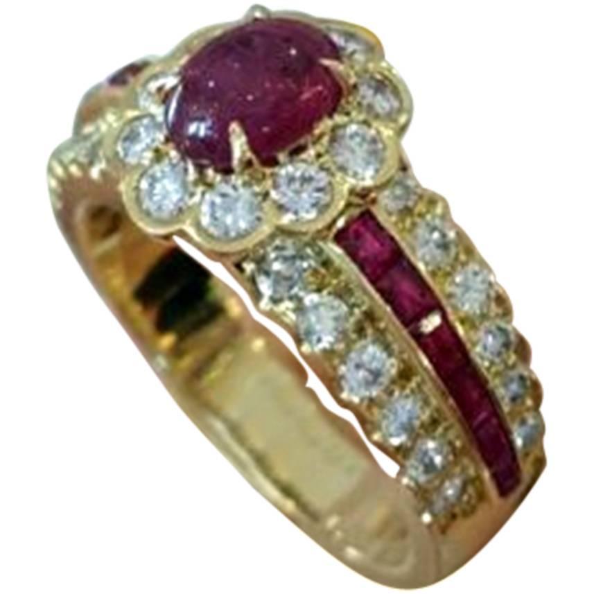 Van Cleef & Arpels Ruby Cabochon Diamond Gold Ring For Sale