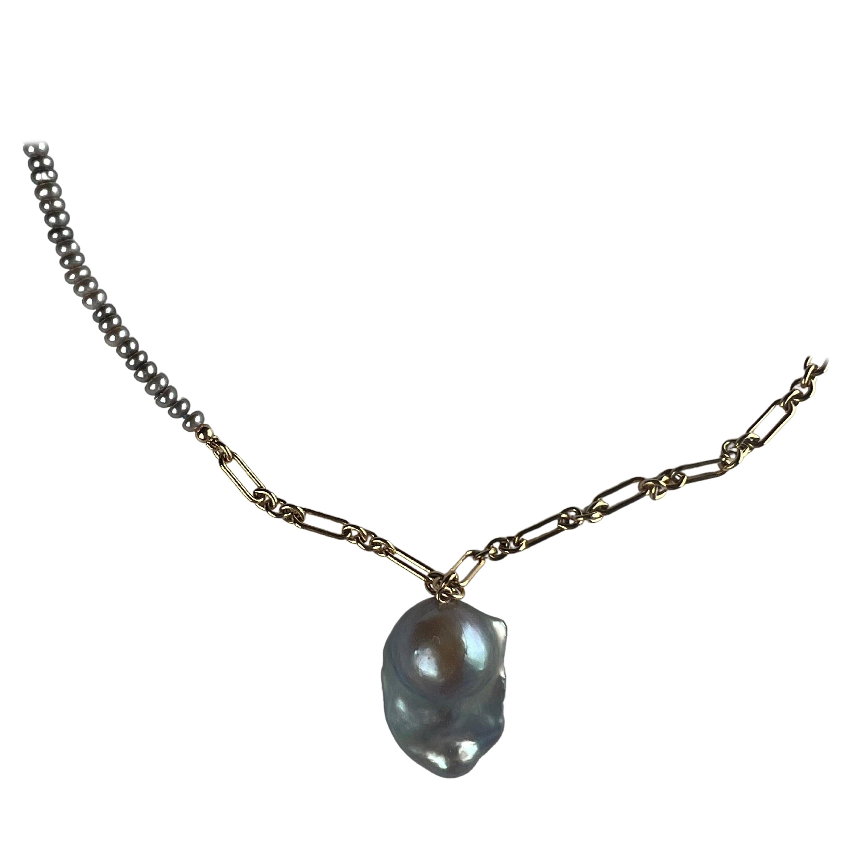 J Dauphin Collier pendentif en perles grises et perles en tanzanite avec pendentif