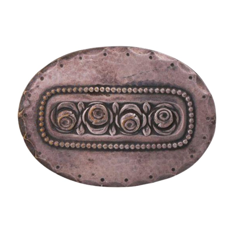 Brosche, Oval Shape with Rose Pattern For Sale