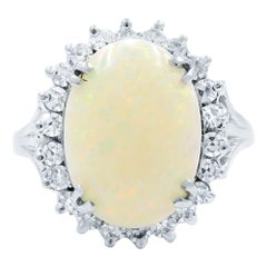 Bague rétro vintage en or blanc 14 carats avec opale 3,40 carats et diamants 0,75 carat