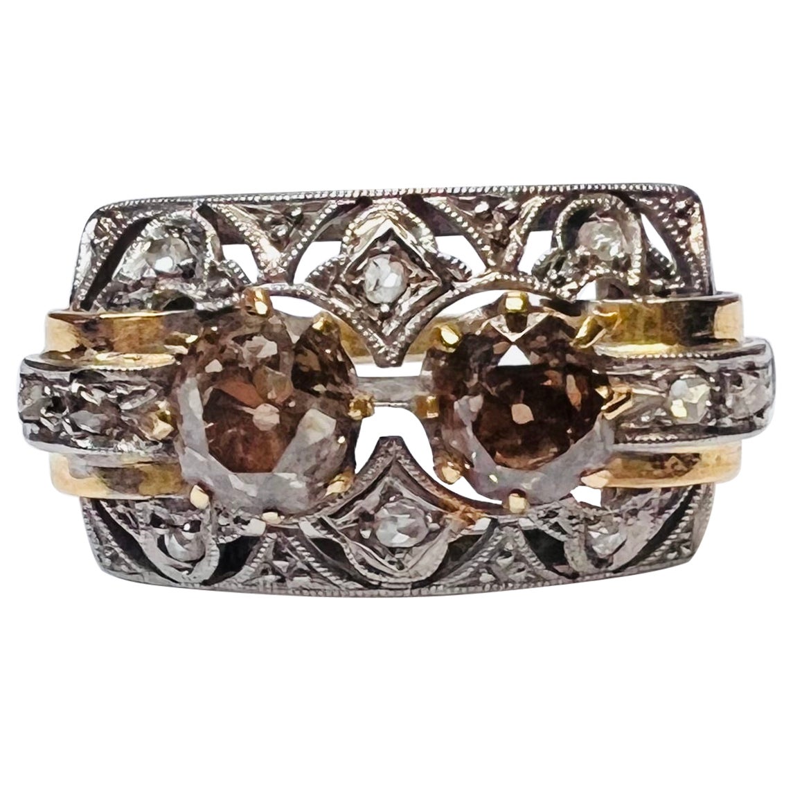 Filigraner Art-Deco-Ring aus 18 Karat Gelbgold und Platin mit schokoladenfarbenen Diamanten