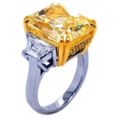 Bague de fiançailles à 3 pierres en platine avec diamant jaune radiant de 12,63 carats certifié GIA