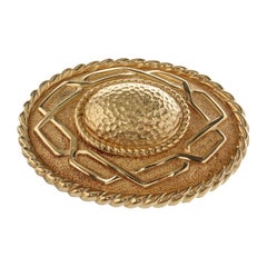 Gold Round Christian Dior Brooch with Chain Pattern and Gold-Tone Hardware