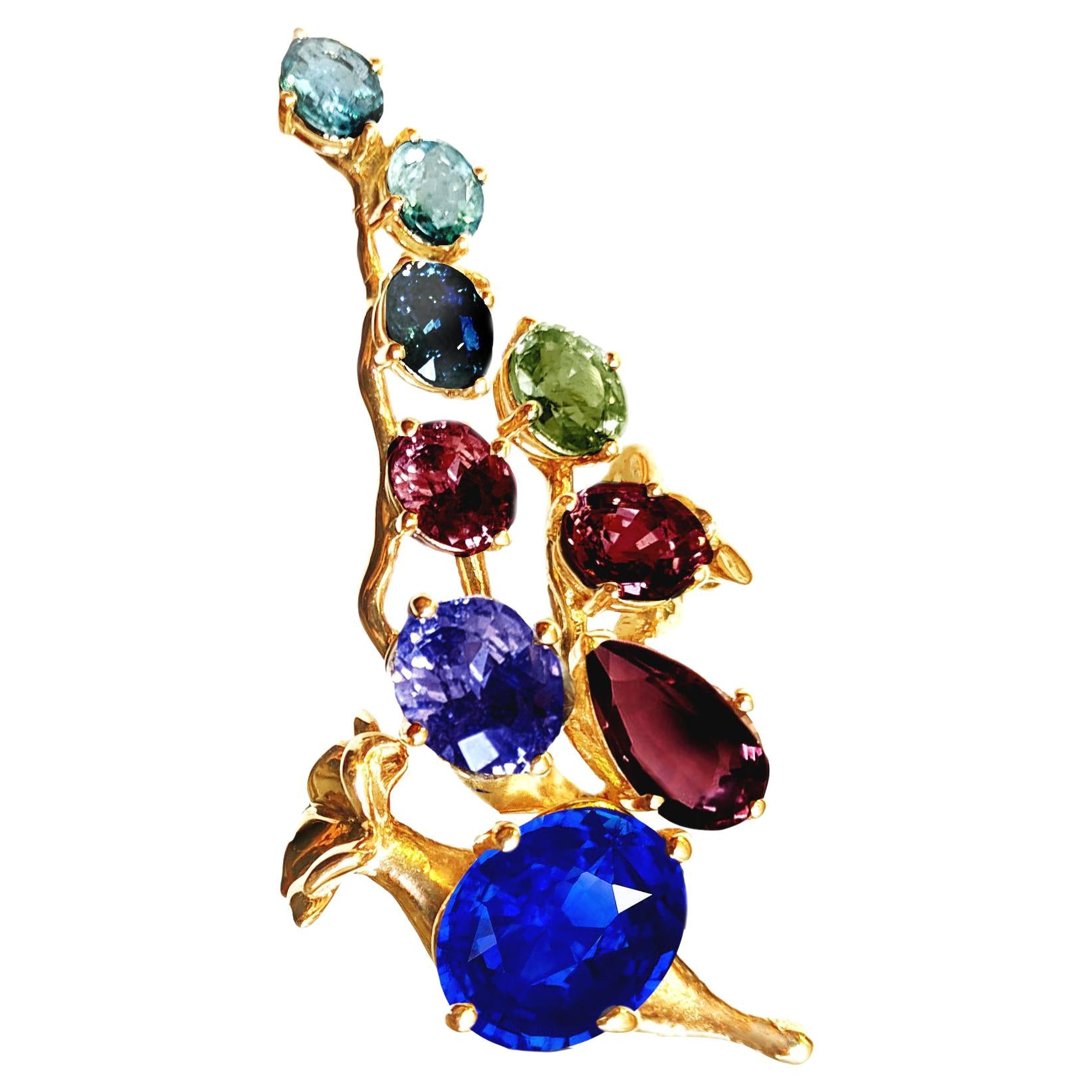 AIG Certified Four Carats Vivid Blue Sapphire Yellow Gold Cocktail Ring For Sale