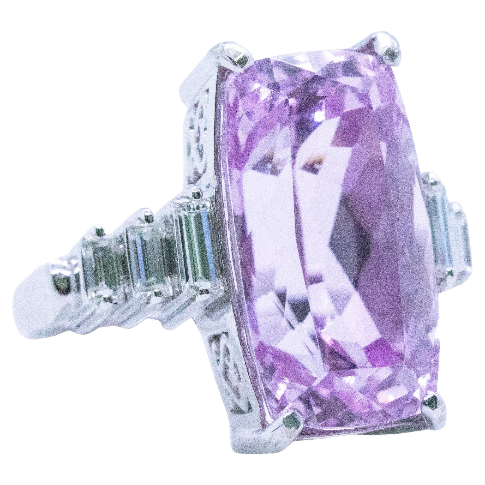 Art Deco 1940 Skyscraper Ring 18kt Gold with 15.41 Cts of Diamonds and Kunzite