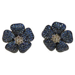 NWT $11,409 18kt Gorgeous Fancy 8.50ct Blue Sapphire Flower Diamond Earrings (en anglais)
