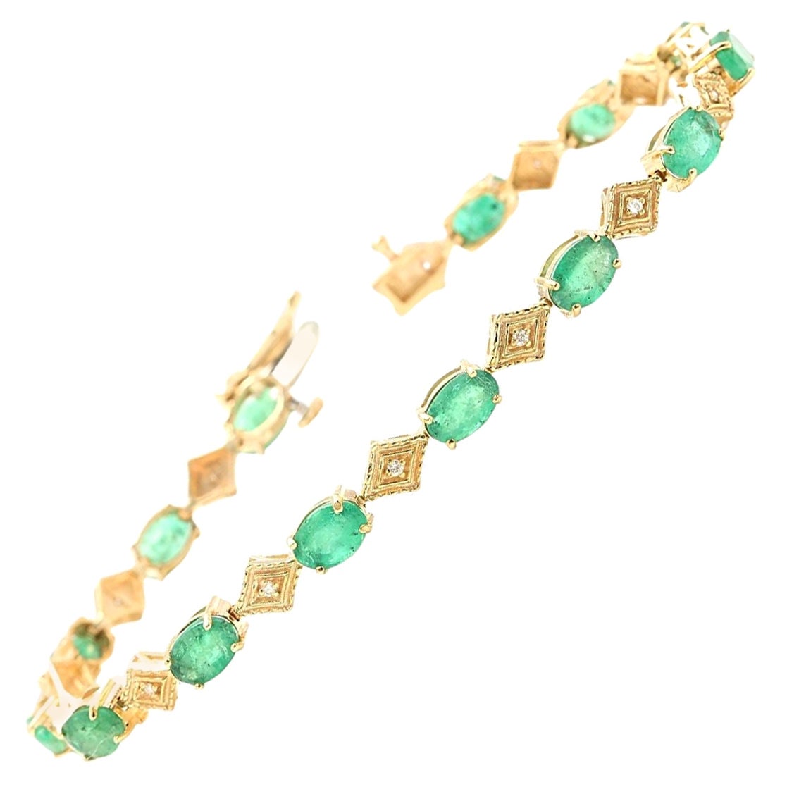 Impressive 9.15 Carats Natural Emerald & Diamond 14K Solid Yellow Gold Bracelet For Sale