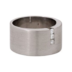 Ring with 3 Diamonds