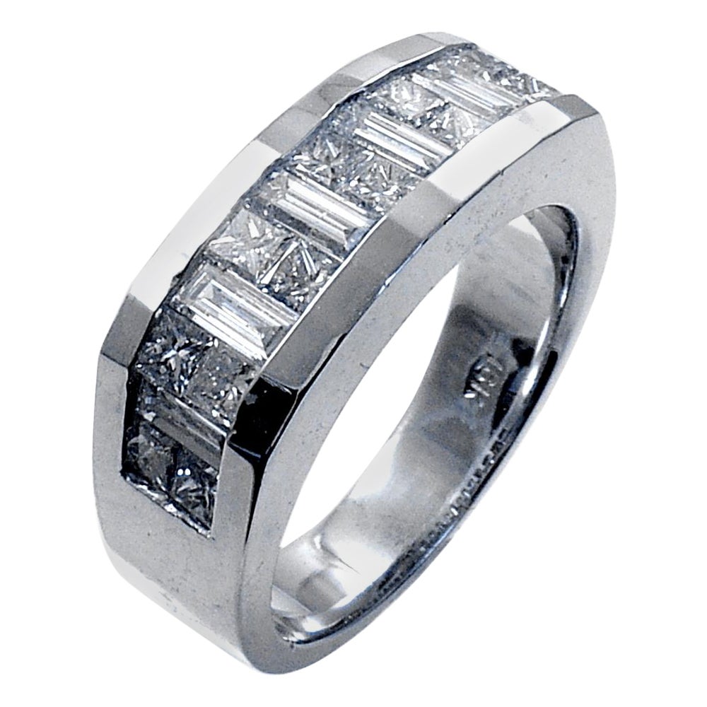 2.27 Carat Princess Cut / Baguette Diamond 18 Karat Gents Ring For Sale