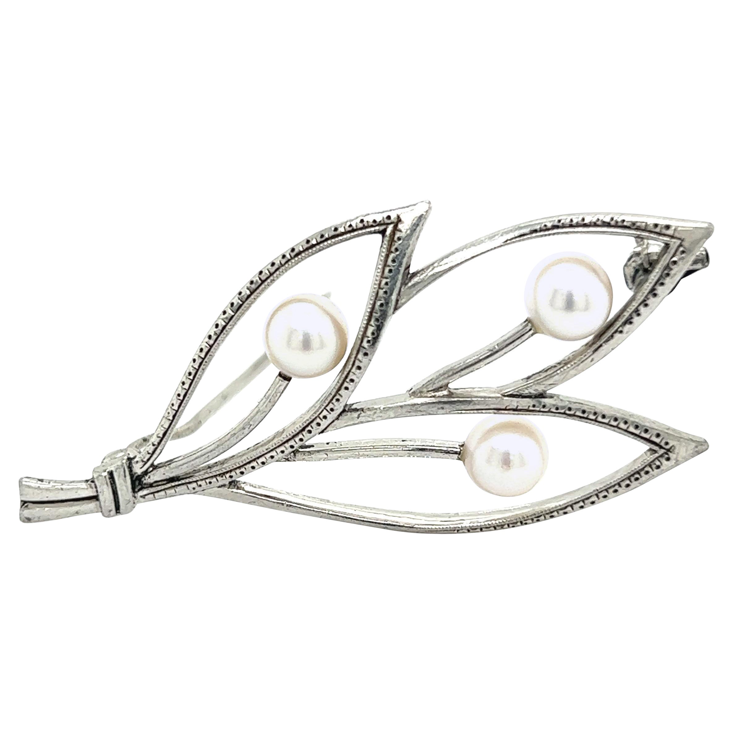 Mikimoto Estate Akoya Broche en argent sterling et perles