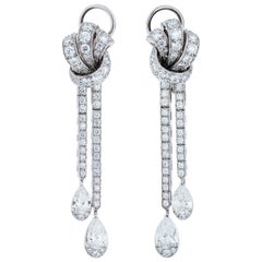 Graff Tilda, boucles d'oreilles pendantes en or blanc 18 carats avec double pavé de diamants