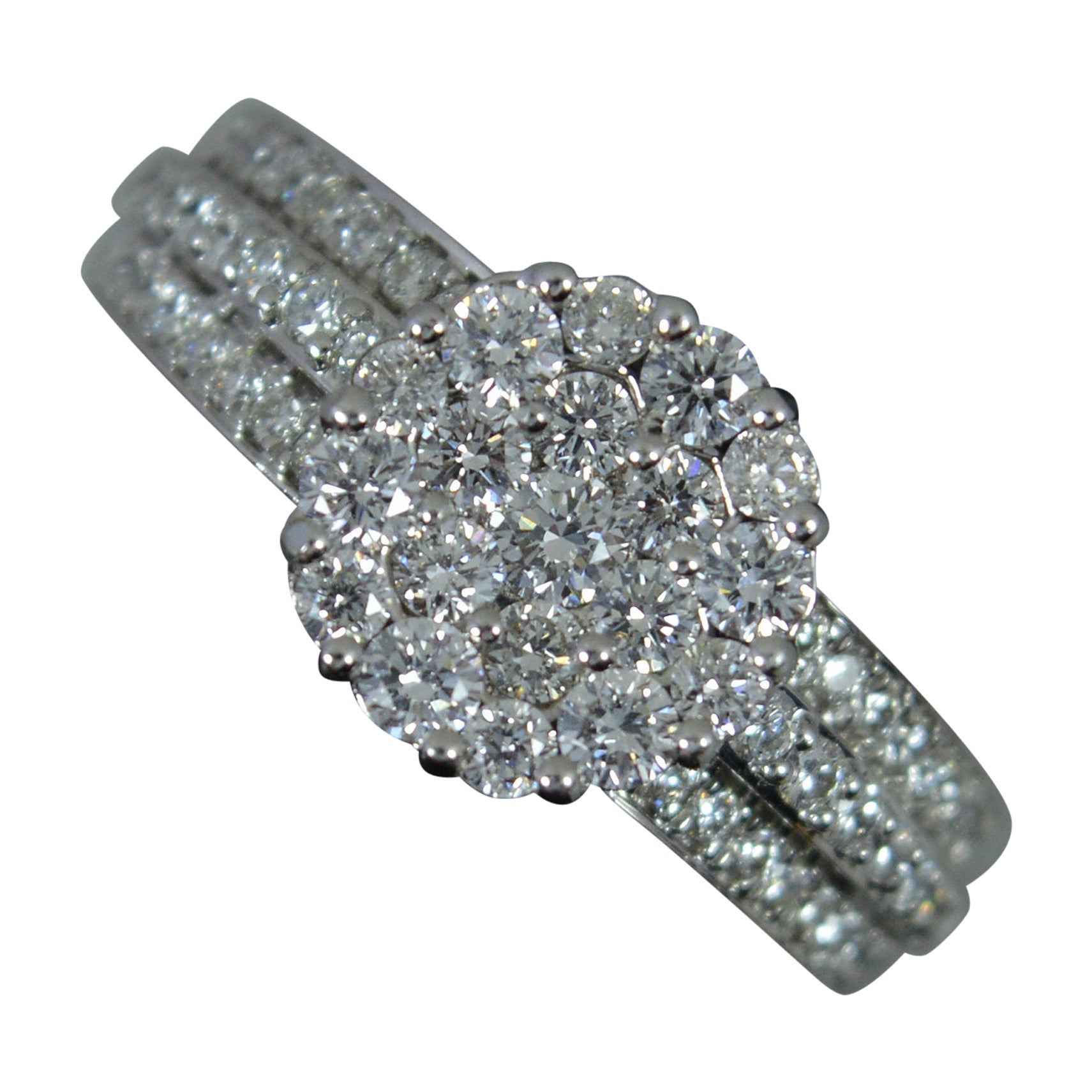 Vs 1.00ct Diamond and Platinum Tomas Rae Cluster Ring For Sale