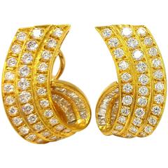 Vintage Spectacular Signed Silvia Roma 7 Carats of VVS F Diamonds in 18kt Gold Earrings