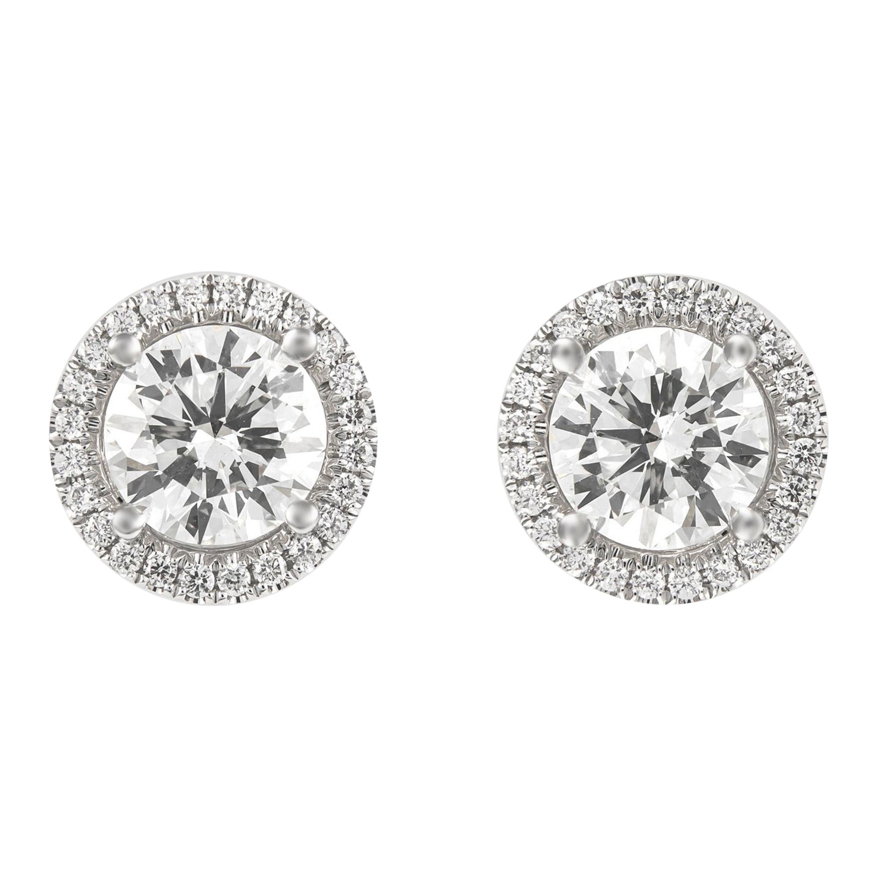 Alexander Clous d'oreilles en or 18 carats avec diamants certifiés EGL de 4,82 carats et halo en vente