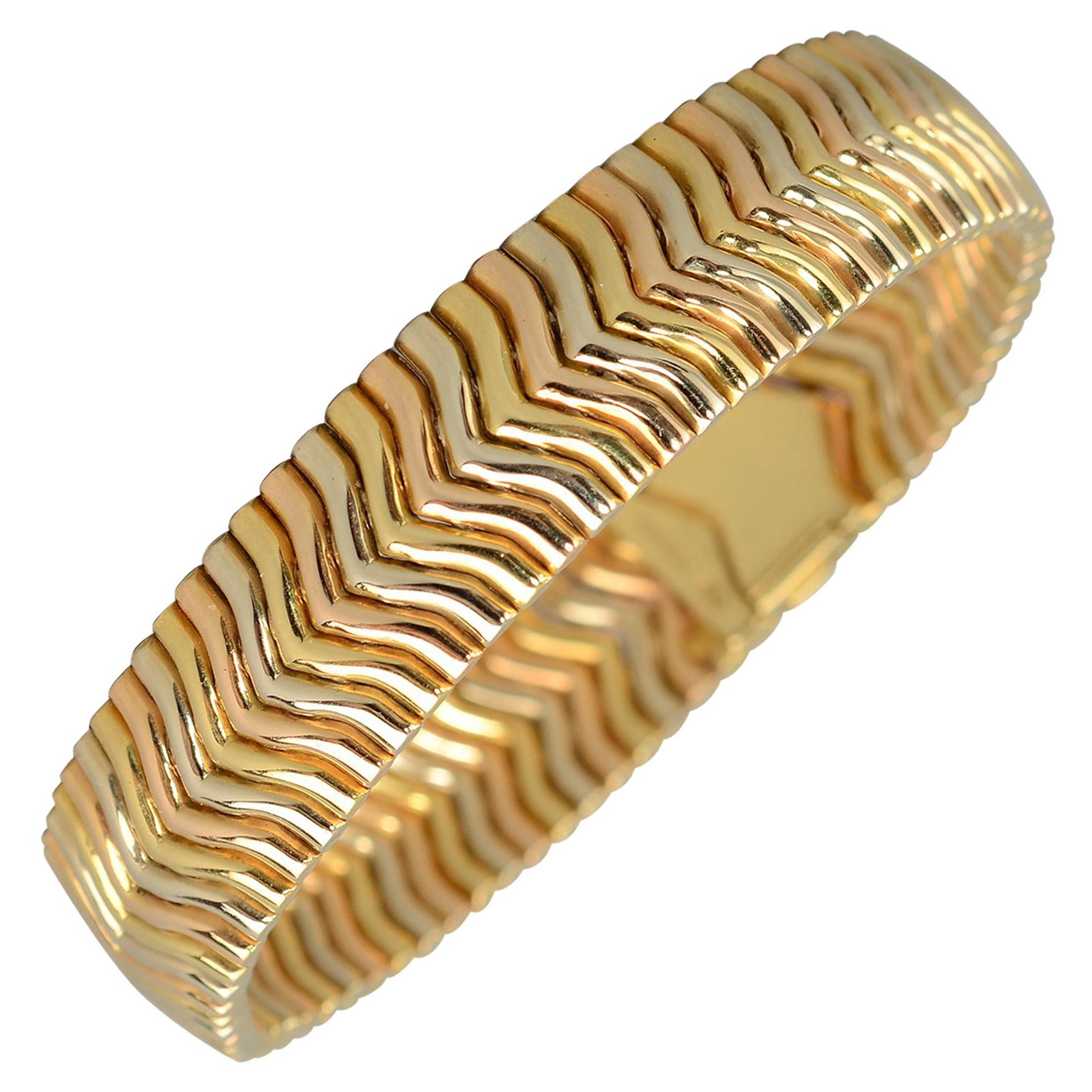 Gucci Bracelet à maillons à chevrons en or tricolore en vente